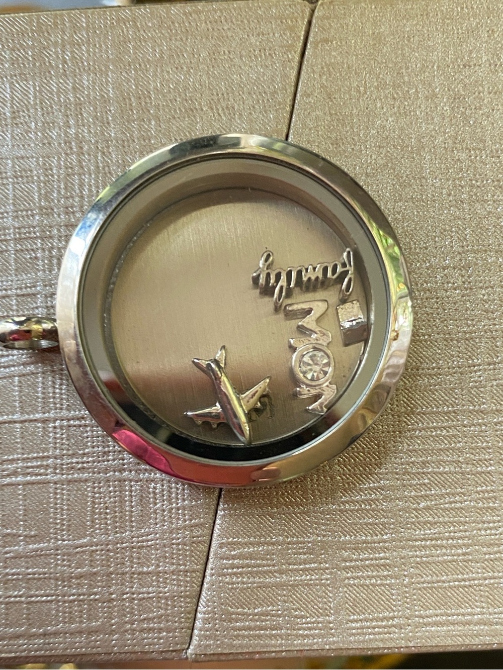 Origami Owl Floating Charm Living Locket Pendant with Accent Charms